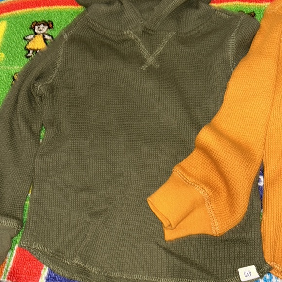 Gap Shirts - Picture 2 of 5